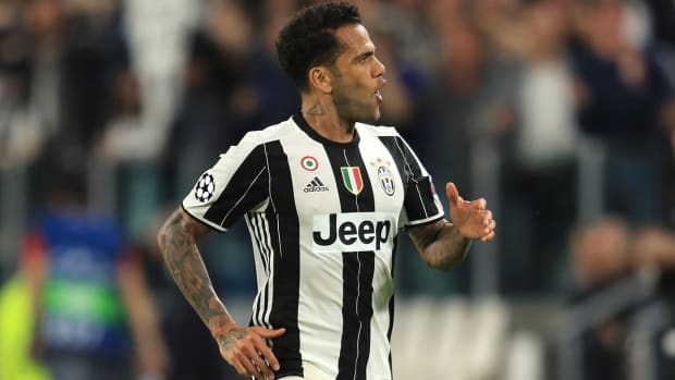 dani-alves-juventus-monaco.jpg